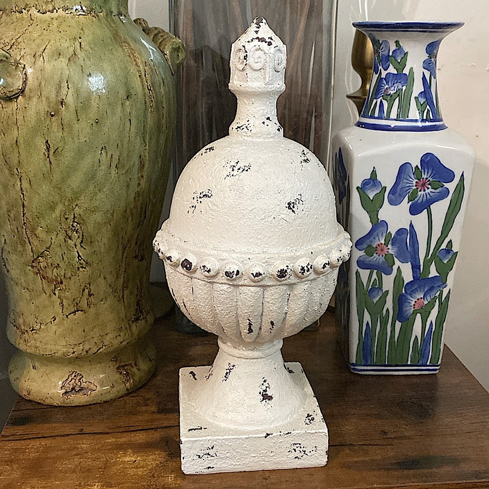 Antiqued Asheford Finial